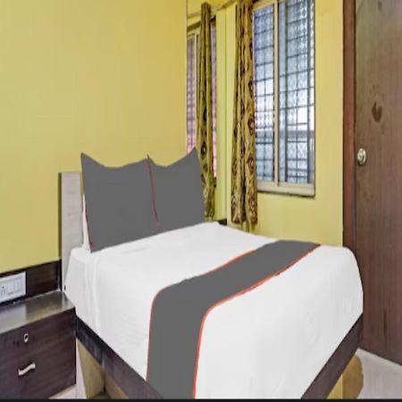 Carnival Hotel Pune Esterno foto