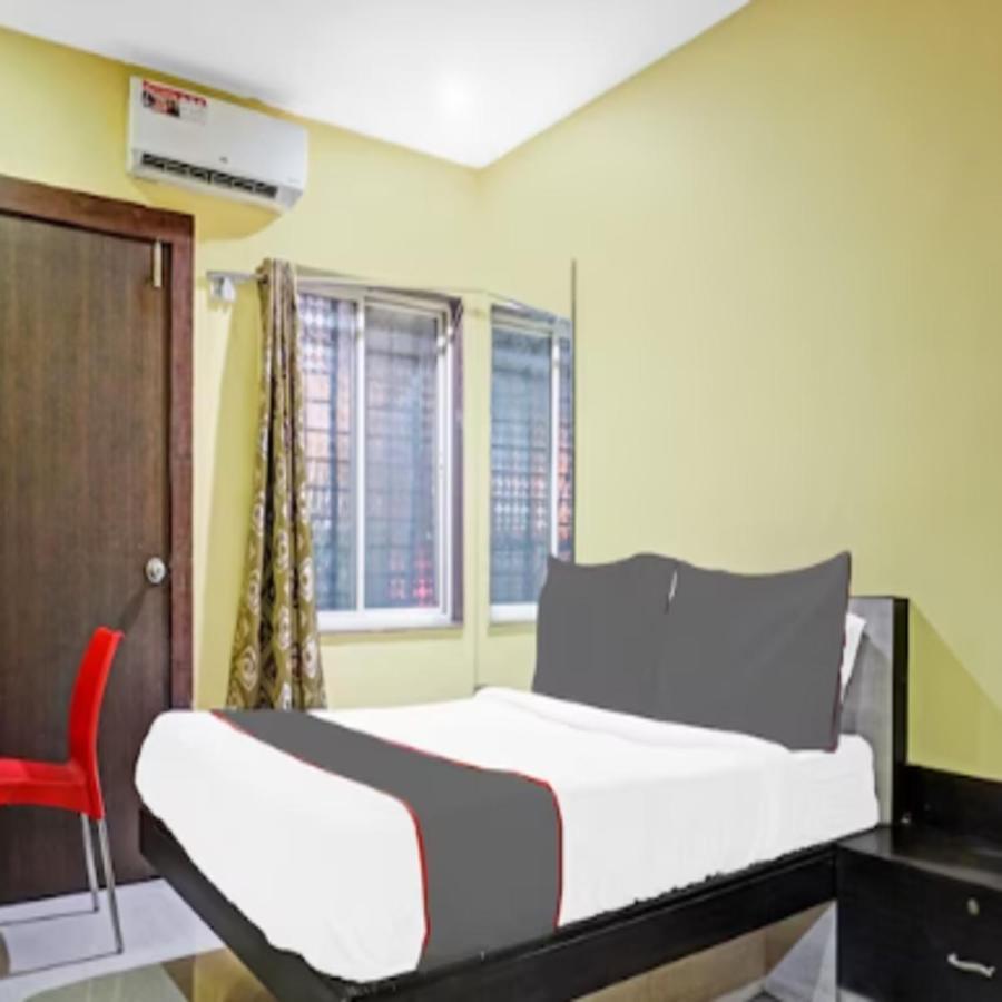 Carnival Hotel Pune Esterno foto