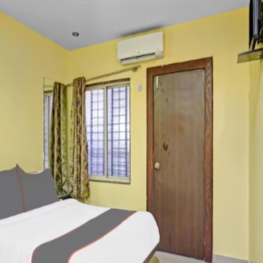 Carnival Hotel Pune Esterno foto