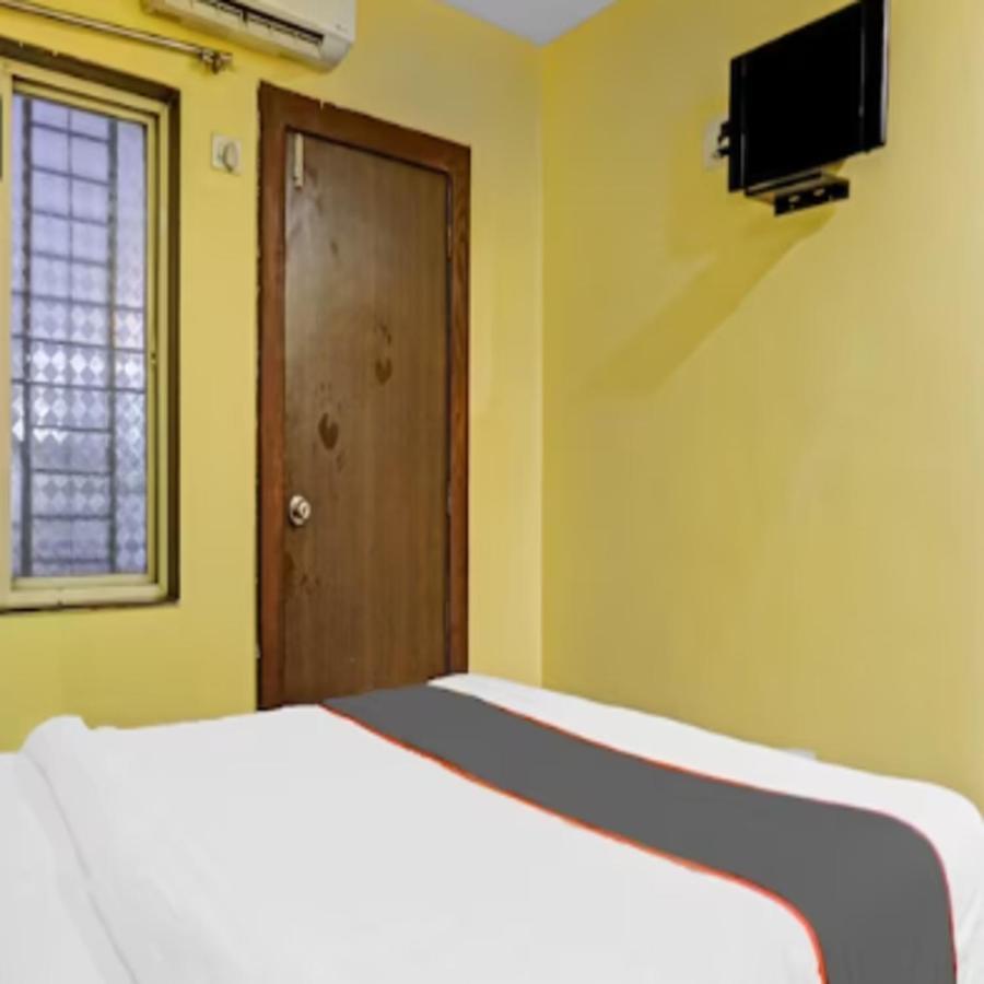Carnival Hotel Pune Esterno foto